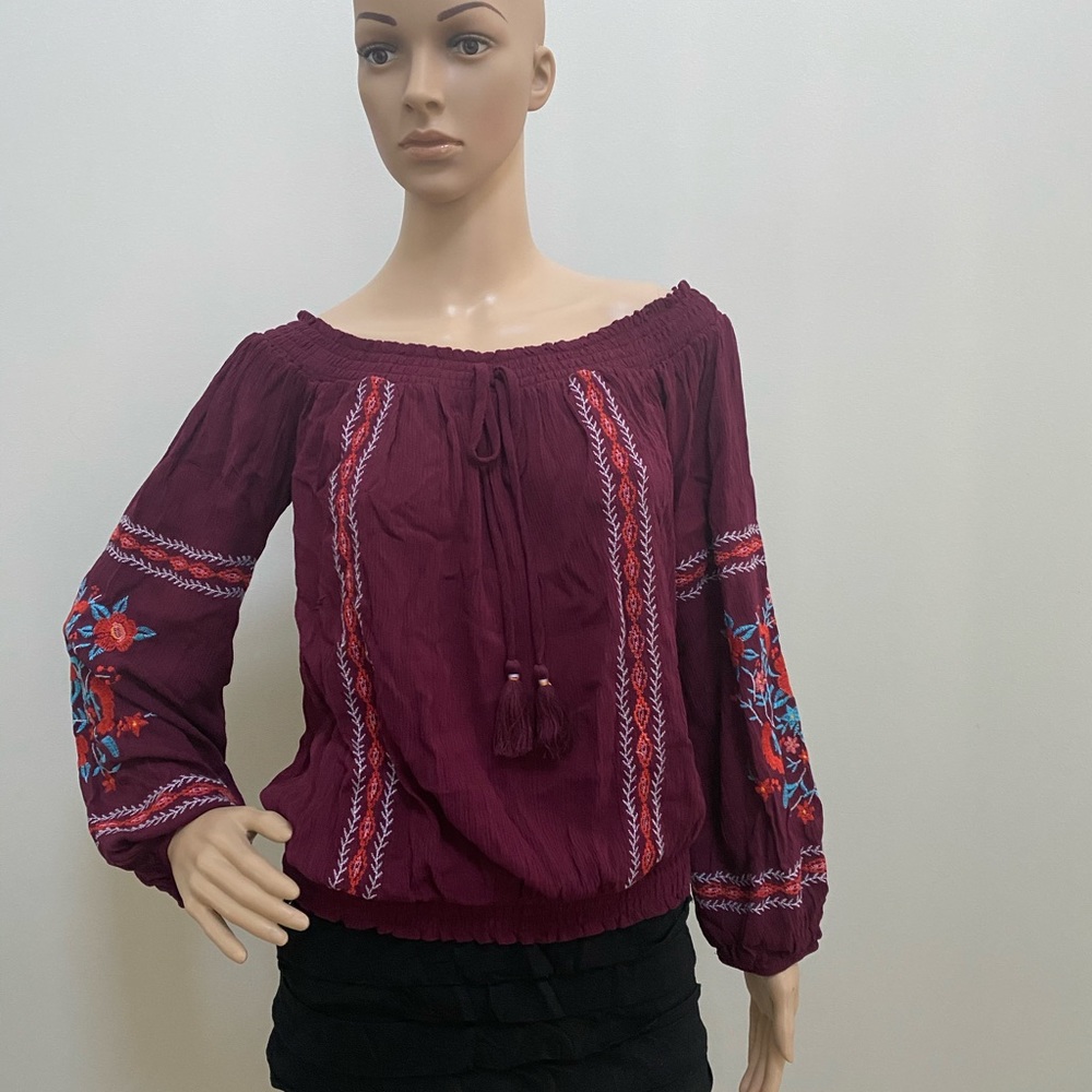 Off Shoulder-Long Sleeve